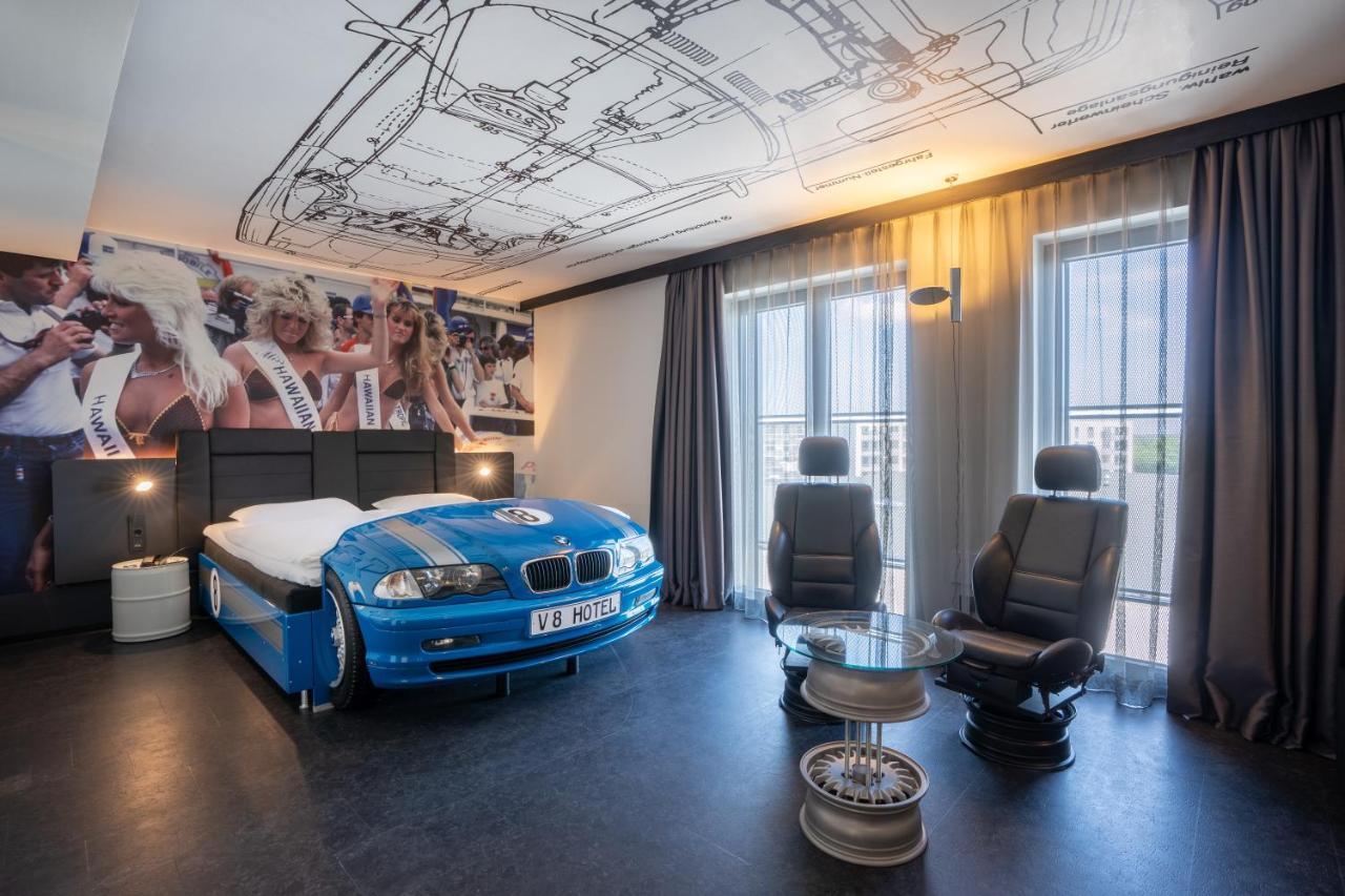 V8 Hotel Koeln At Motorworld Екстер'єр фото