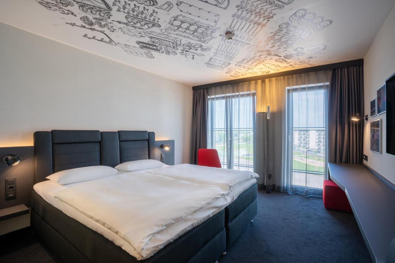 V8 Hotel Koeln At Motorworld Екстер'єр фото