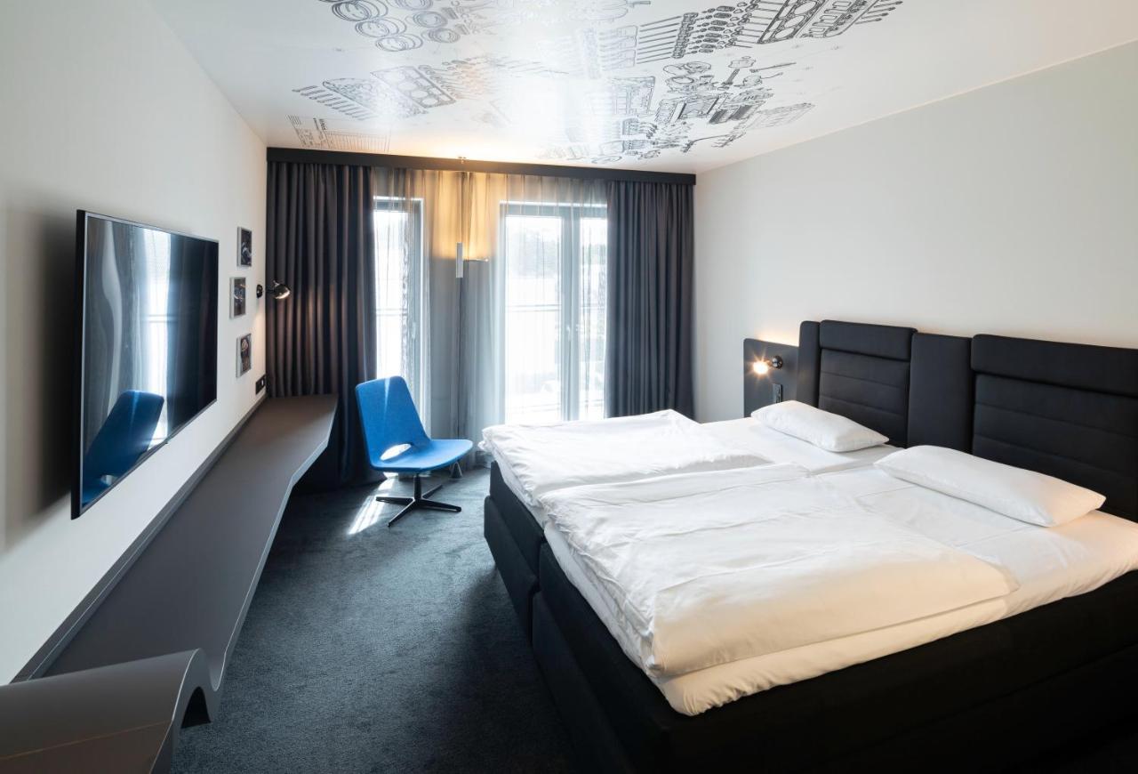 V8 Hotel Koeln At Motorworld Екстер'єр фото