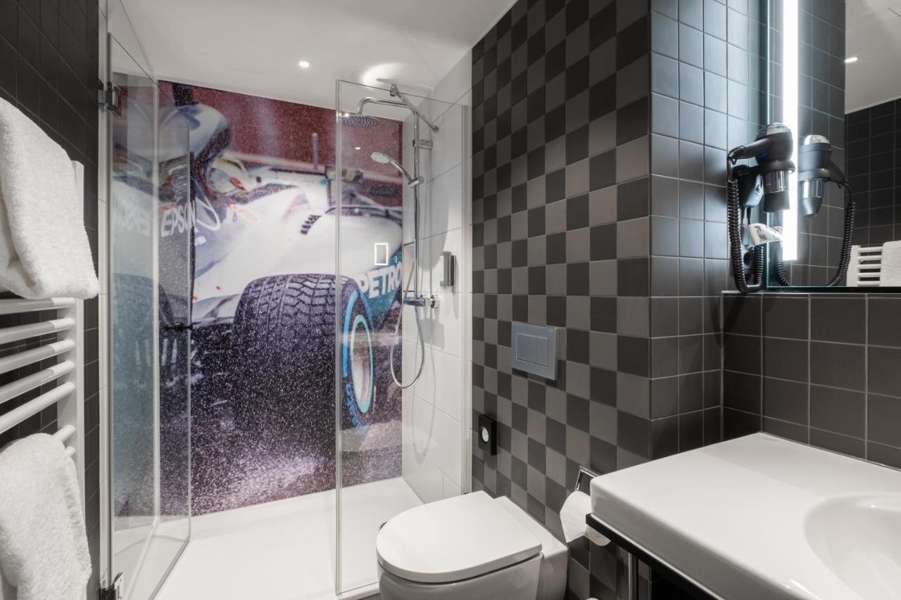 V8 Hotel Koeln At Motorworld Екстер'єр фото
