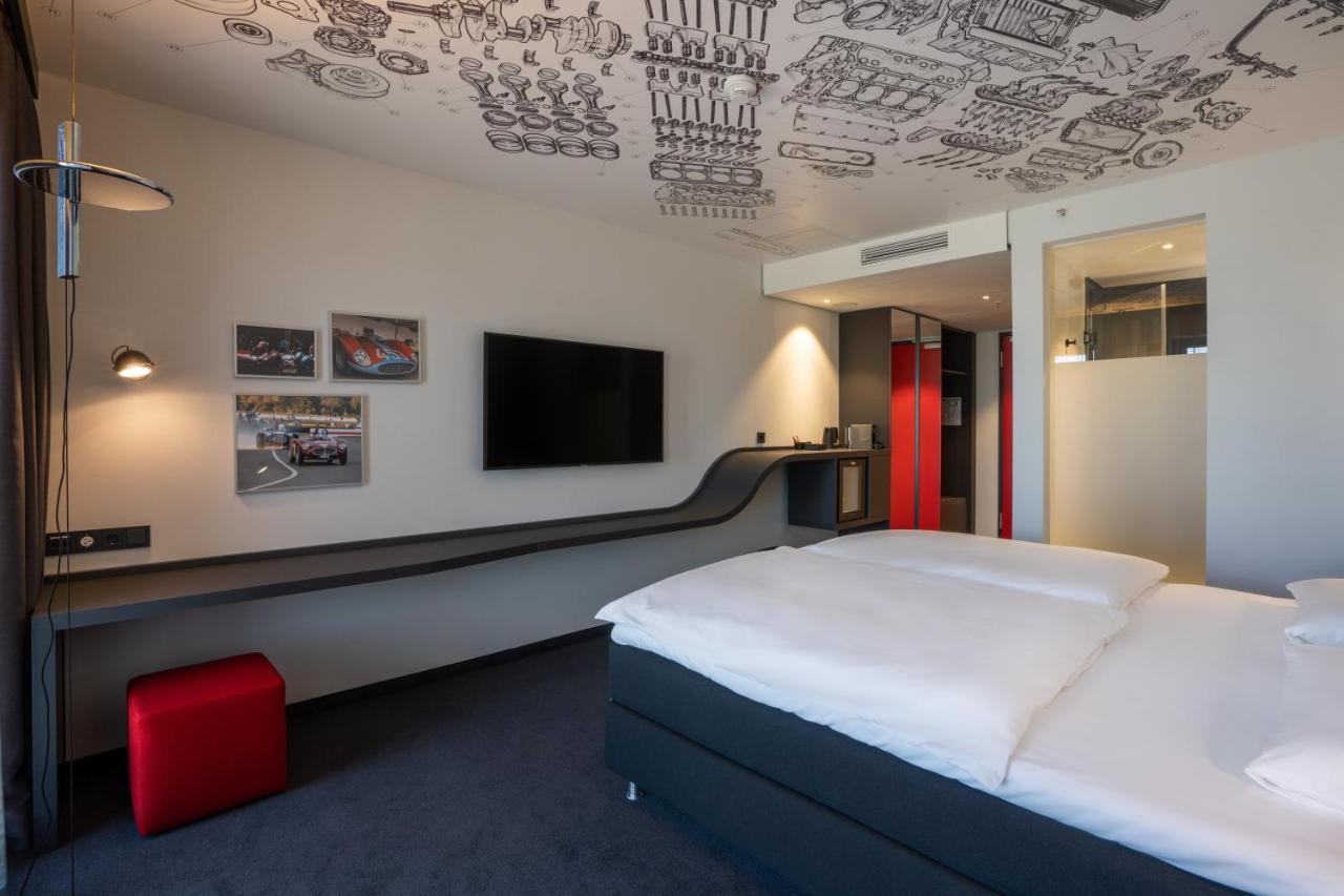 V8 Hotel Koeln At Motorworld Екстер'єр фото