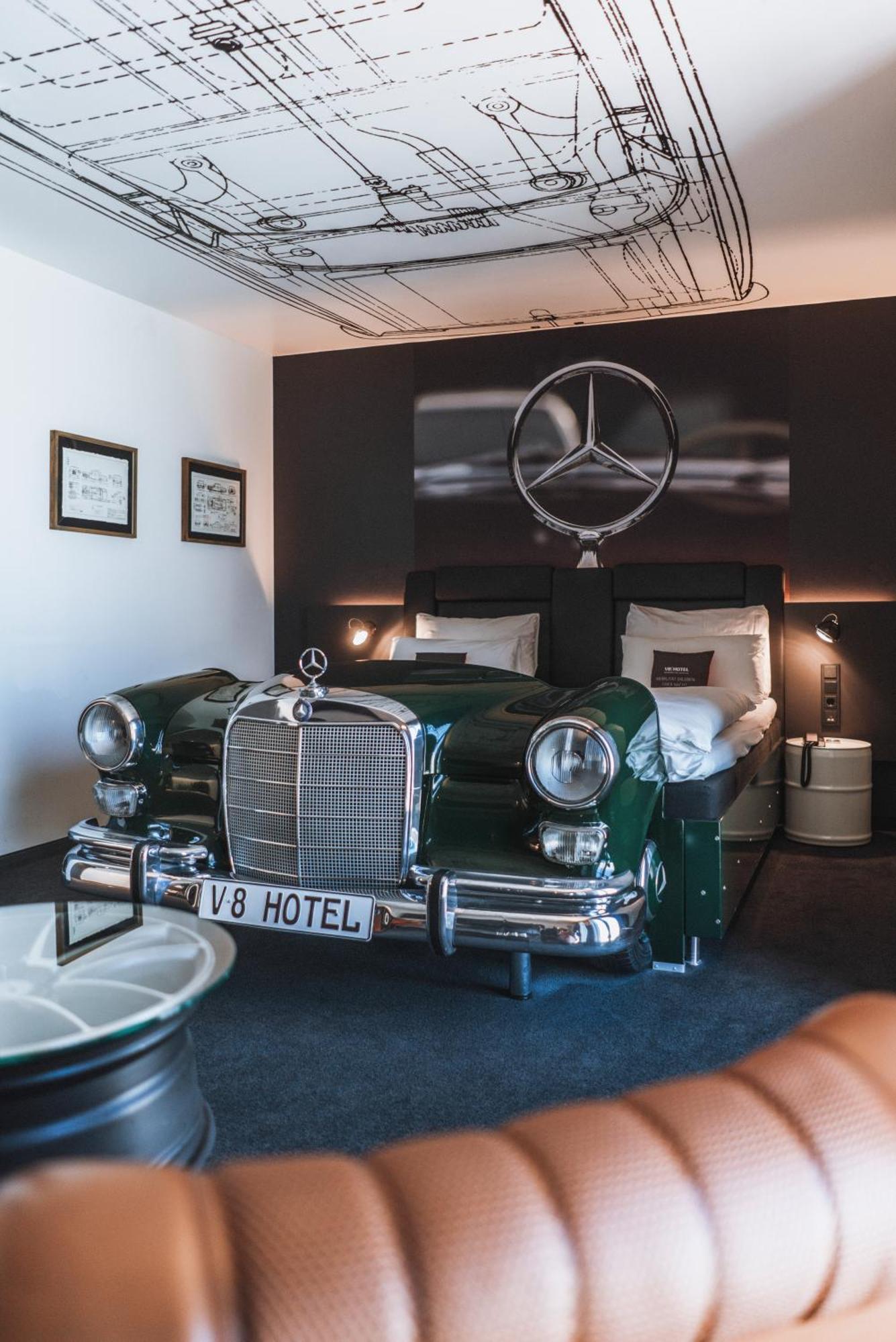V8 Hotel Koeln At Motorworld Екстер'єр фото