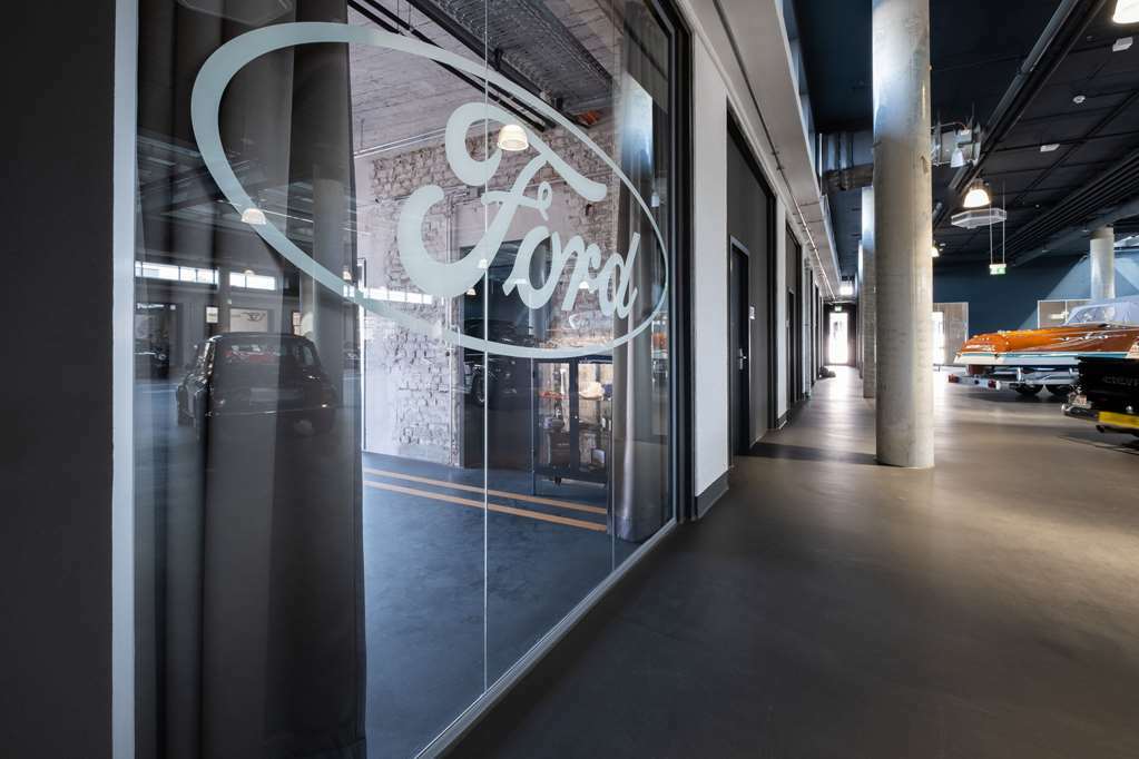 V8 Hotel Koeln At Motorworld Інтер'єр фото